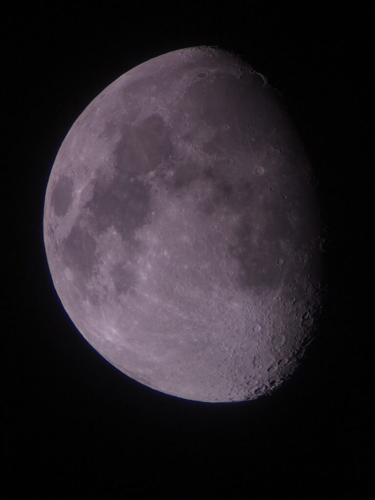 성남 철뚝길에서 진행하 찾아가는 천문대 행사에서 촬영된 달